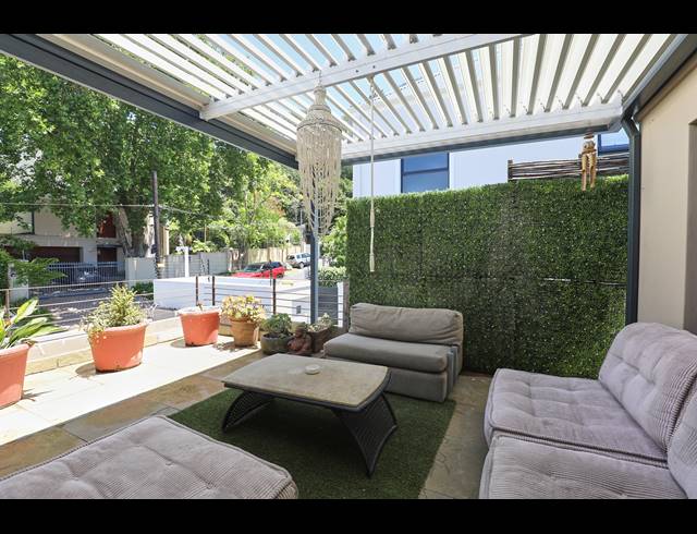 5 BEDROOM FREEHOLD TO LET IN NEWLANDS